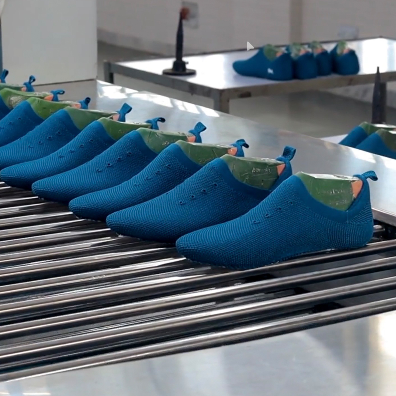 Manufacturing lasting line